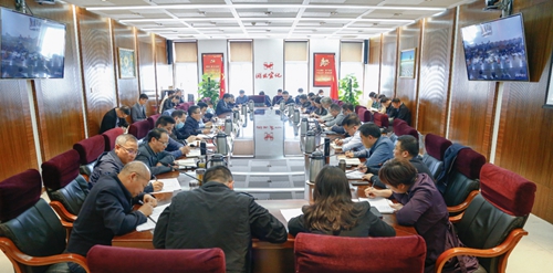 集團(tuán)效益分析會強(qiáng)調(diào)：再動(dòng)員再鼓勁 努力交上圓滿答卷